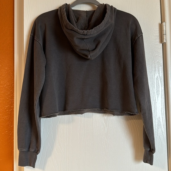 Tailgate Cropped Marvel Sweatshirt Washed Gray, Size XS - Picture 4 of 5